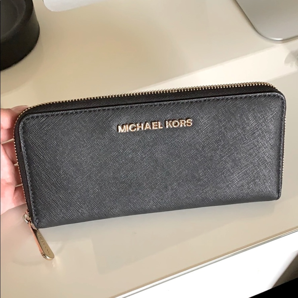 Michael Kors Continental Wallet